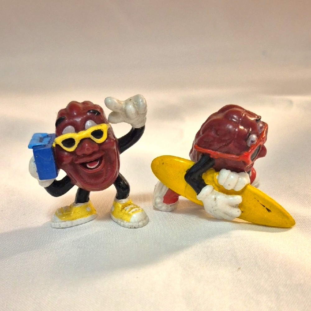 California Raisins Figurine Set - Red and Yellow